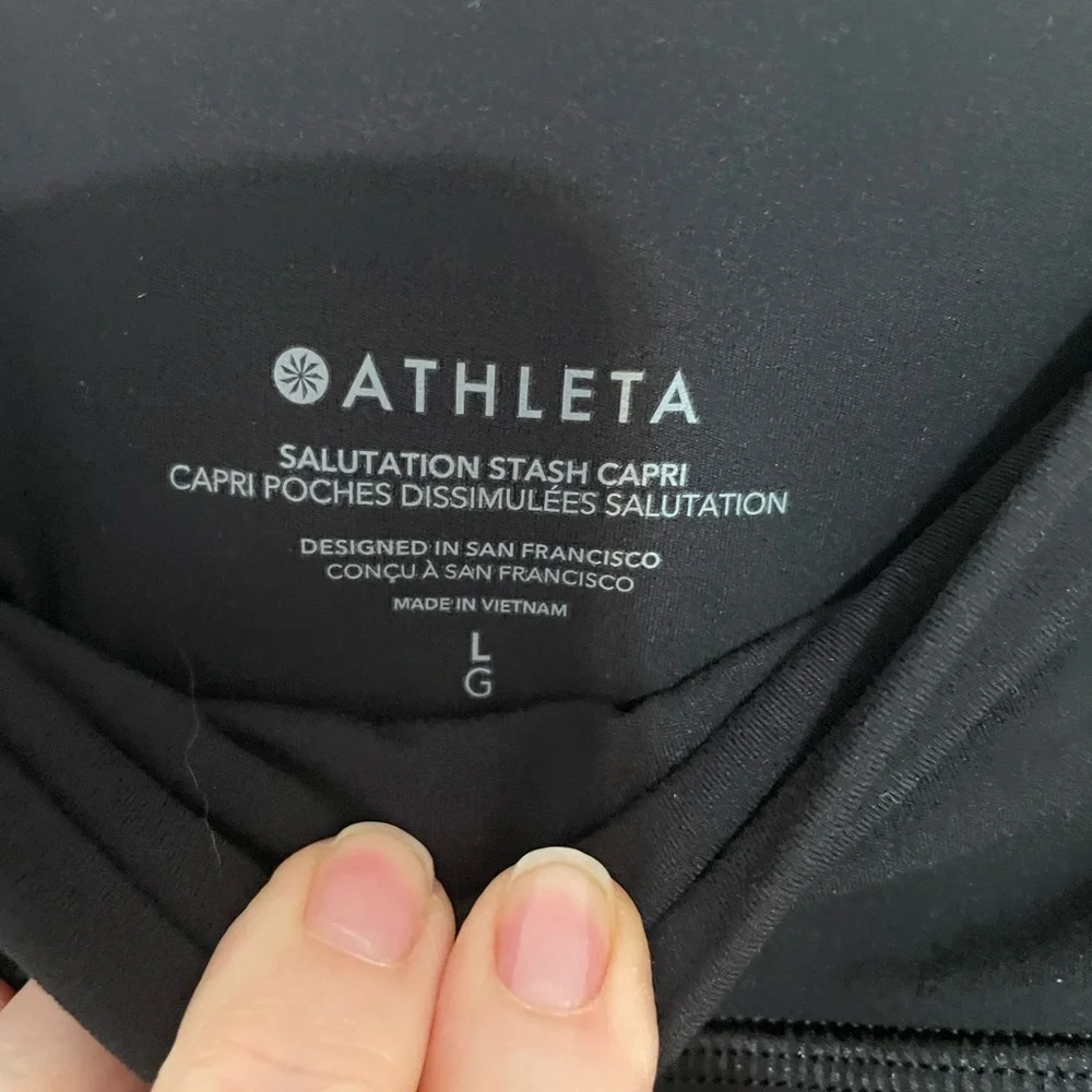 Athleta Salutation Stash Capri Leggings Black Size L - Picture 3 of 4
